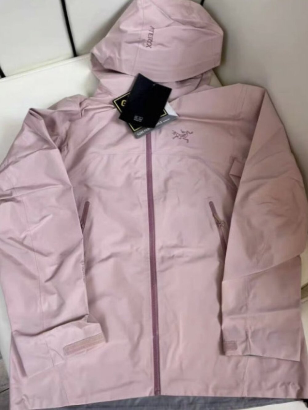 Arc'teryx Pink GORE-TEX Waterproof Hooded Hardshell Jacket – Size S
